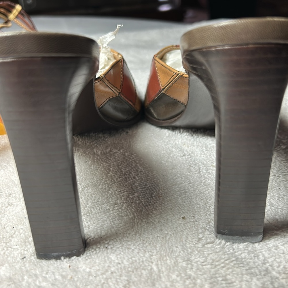 7.5 Ladies Heels, Slides, Multiple Colors, Differ… - image 5